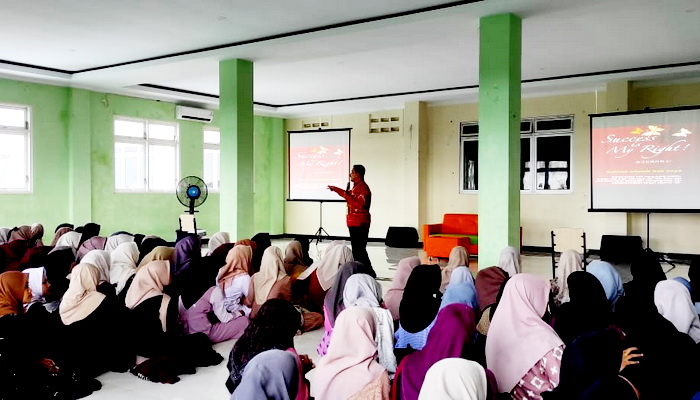 Polinus Bagun Karakter  Siswa Membangun Motivasi di SMK Citra Medika Sragen