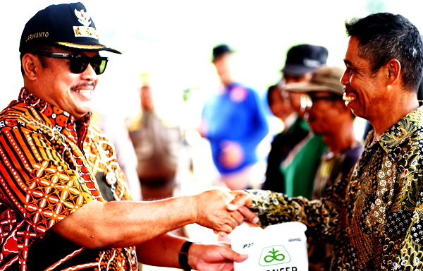 Hadiri Penanaman Jagung Serentak, Pj Bupati Soroti Jagung Sebagai Komoditas Strategis