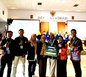 Juara 1! Mahasiswa Politeknik Indonusa Unggul di Ajang Medical Record Speech