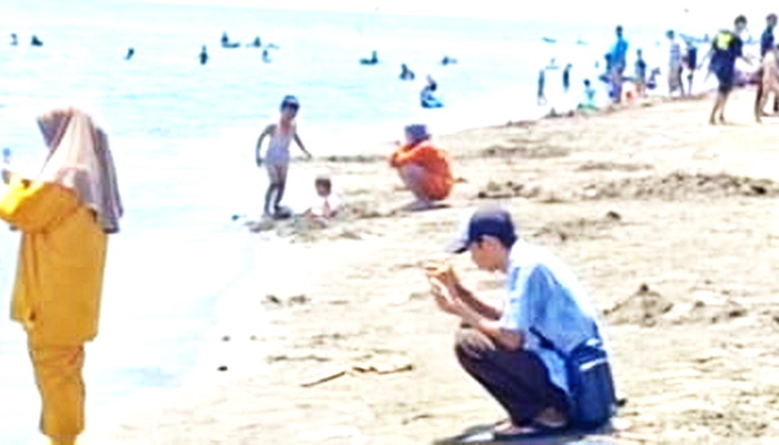 Libur Lebaran Membawa Berkah Ekonomi Warga Sekitar Pantai Indah Kemangi