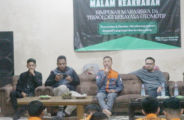 Moment Terkesan :Tingkatkan Potensi, Mahasiswa Otomotif  Indonusa Makrab  di Tawangmangu