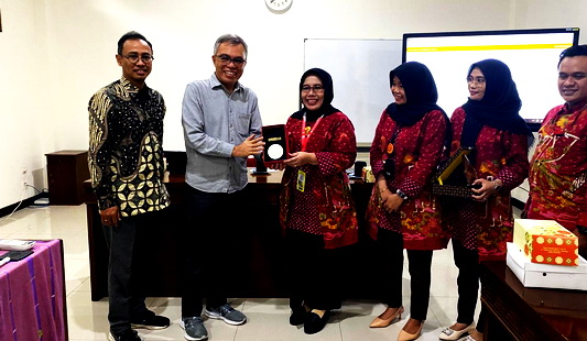 POLINUS Tingkatkan Mutu Melalui Benchmarking Ke UKSW Salatiga