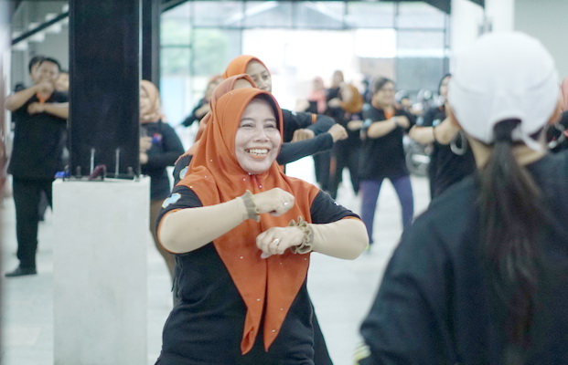 Guna menjaga Kebugaran “Senam Seru Bersama Civitas Politeknik Indonusa Surakarta: Membangun Kebersamaan dan Kesehatan