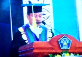 481 Mahasiswa Unisri di Wisuda: Semoga Bisa Sukses Segala Hal.